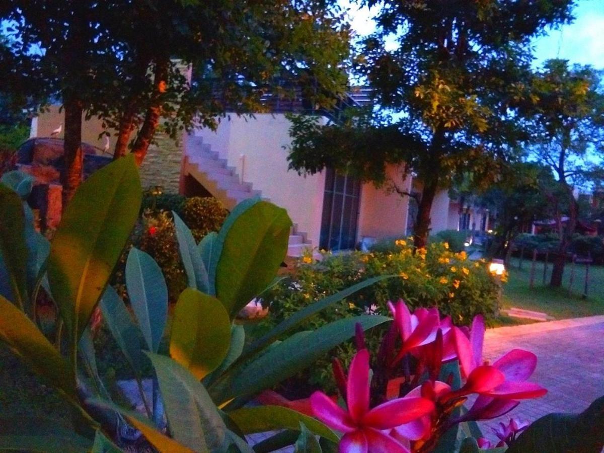 Bangkok.Grand.Resort Bang Bo Екстериор снимка
