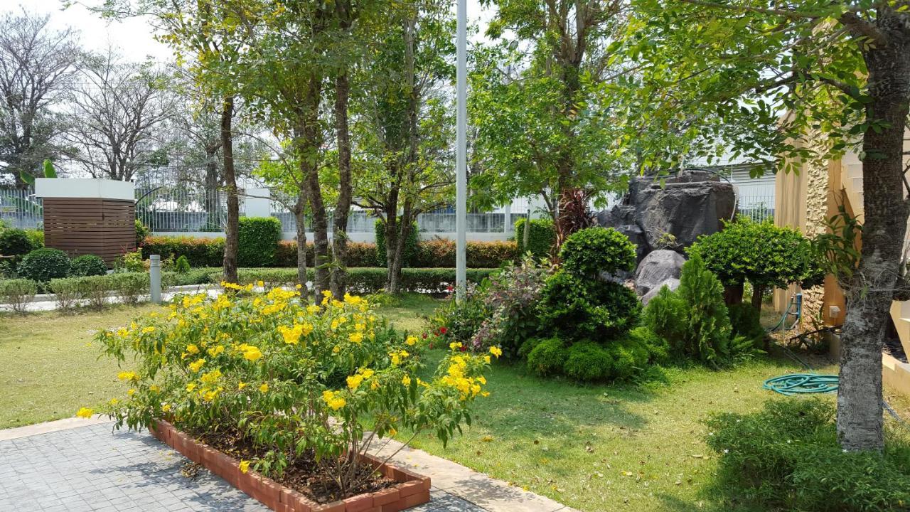 Bangkok.Grand.Resort Bang Bo Екстериор снимка