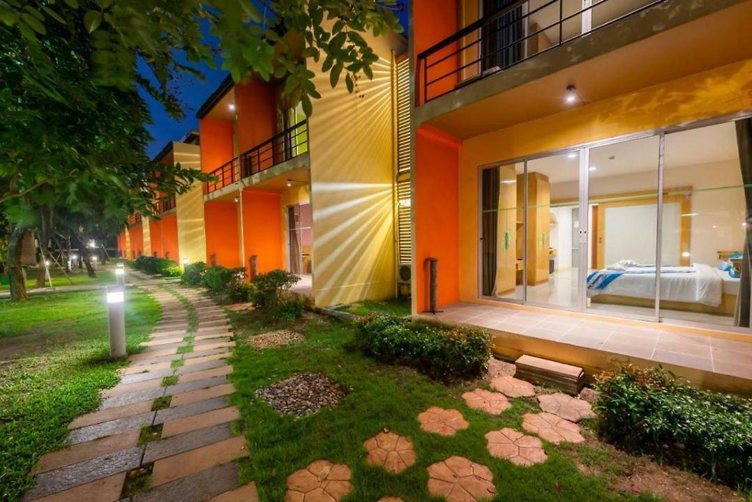 Bangkok.Grand.Resort Bang Bo Екстериор снимка