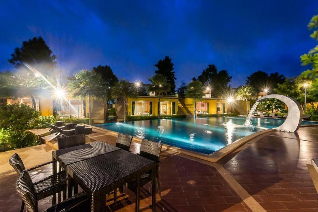 Bangkok.Grand.Resort Bang Bo Екстериор снимка