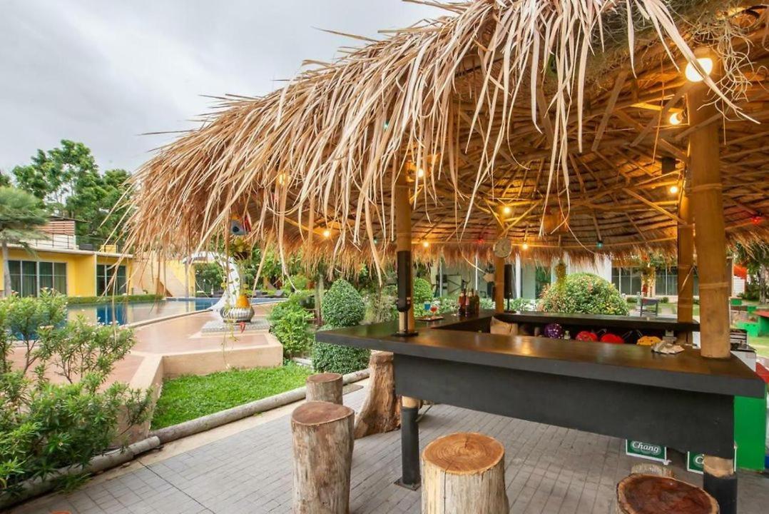 Bangkok.Grand.Resort Bang Bo Екстериор снимка