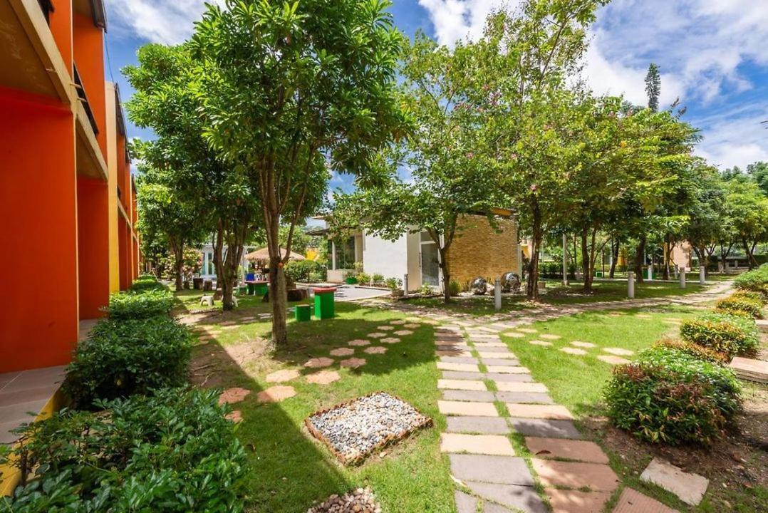 Bangkok.Grand.Resort Bang Bo Екстериор снимка